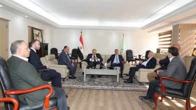 صورة وزير الزراعة ورئيس “حماية المنافسة” يبحثان مع اتحاد الدواجن آليات ضبط السوق وحماية الصناعة الوطنية