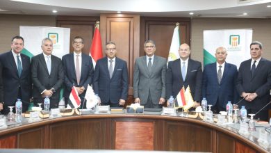 صورة محافظة الجيزة توقّع بروتوكول تعاون مع البنك الأهلي المصري لدعم المستثمرين بالمناطق الصناعية