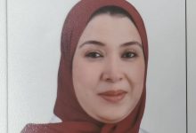 صورة د. منة الله محمد يوسف تكتب : “الذكاء الاصطناعي وهندسة الميكروبيوم.. عندما يتحدث الطعام إلى الدماغ”