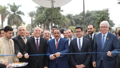صورة محافظا القاهرة ومطروح يفتتحان معرض” كنوز مطروح