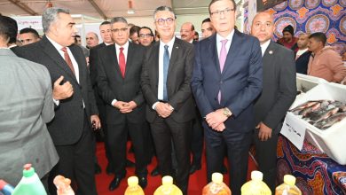 صورة وزيرا الزراعة والتموين ومحافظة الجيزة يفتتحون معرض السلع الغذائية بالمتحف الزراعي