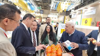 صورة بمشاركة 99 شركة.. وزير الزراعة يفتتح الجناح المصري بمعرض “فروت لوجستيكا” ببرلين