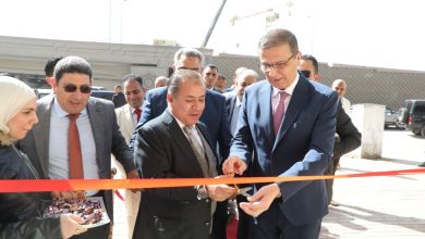 صورة وزير الزراعة يفتتح جناح منتجات الوزارة بمناسبة شهر رمضان بجملة ماركت بالمريوطية