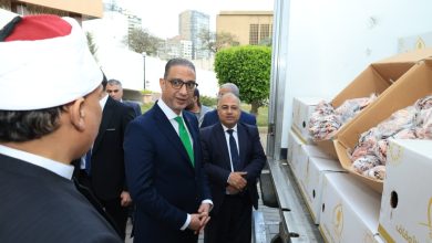 صورة محافظ الجيزة يشهد تسلُّم 4 أطنان لحوم دفعة جديدة من صكوك «الإطعام» بوزارة الأوقاف