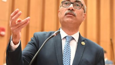 صورة في الجلسة العامة للمجلس..النائب ايهاب منصور: الناس بتسال ايه الخدمات اللى بناخدها.. السكن الخاص مش للتجارة ده ضرورة حياتية