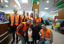 صورة تعبئة الكرتين وموائد الافطار.. “السنة دي وكل سنة البنك الأهلي المصري جاي معاك”(صور)