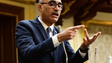 صورة تاخير صرف مستحقات معلمى الحصة جريمة.. النائب ايهاب منصور: التعليم القاطرة الاولى والمعلم يستاهل تعامل افضل