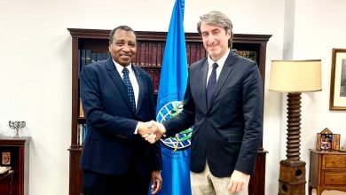 صورة الدخيرى يلتقي رئيس المجلس الدولي للزيتون لتعزيز مسار الشراكة الاستراتيجية