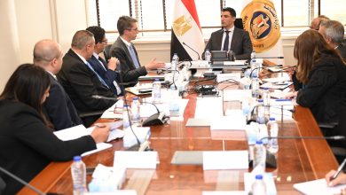 صورة وزير الصناعة يبحث مع وفد البنك الدولي ومؤسسة التمويل الدولية سبل دعم المشروعات الصناعية في مصر