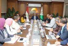 صورة محافظ الجيزة يبحث ملفات التصالح والنظافة والإشغالات ومياه الشرب والصرف الصحى بالهرم