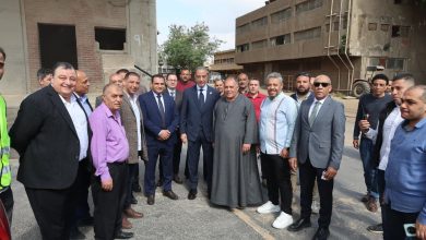 صورة محافظ الجيزة يتفقد صومعة إمبابة لمتابعة انتظام توريد وتخزين القمح ويعلن توريد 50 ألف طن قمح حتى الآن بالصوامع والشون