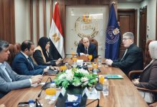 صورة رئيس هيئة الدواء المصرية يستقبل وفد مؤسسة الاعتماد الأمريكية لتعزيز التعاون في مجالات الجودة والاعتماد