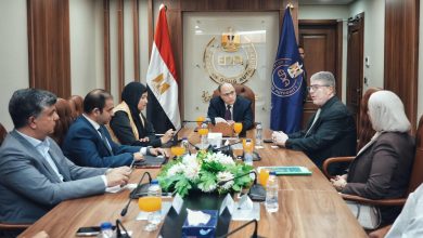 صورة رئيس هيئة الدواء المصرية يستقبل وفد مؤسسة الاعتماد الأمريكية لتعزيز التعاون في مجالات الجودة والاعتماد